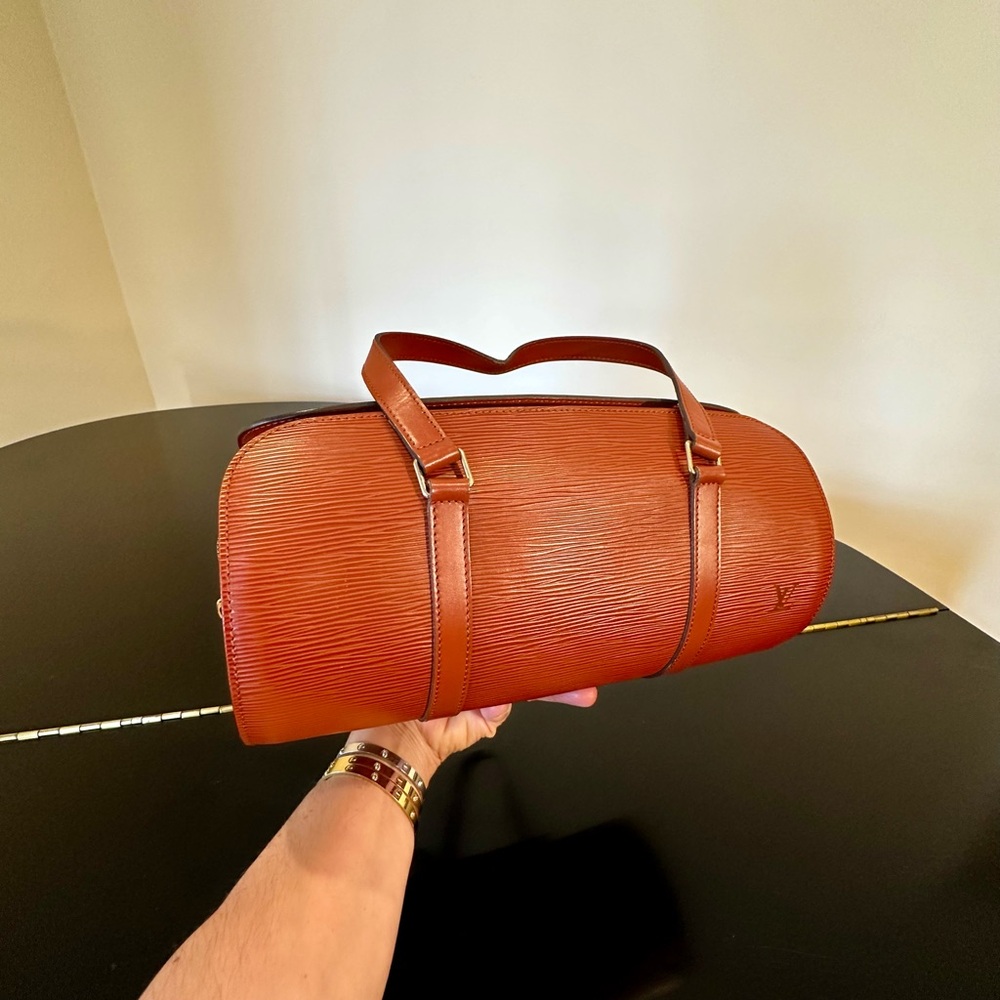 Louis Vuitton Authentic Luxury Vintage Retro RARE Minimalist Epi Soufflot Bag - Picture 5 of 17